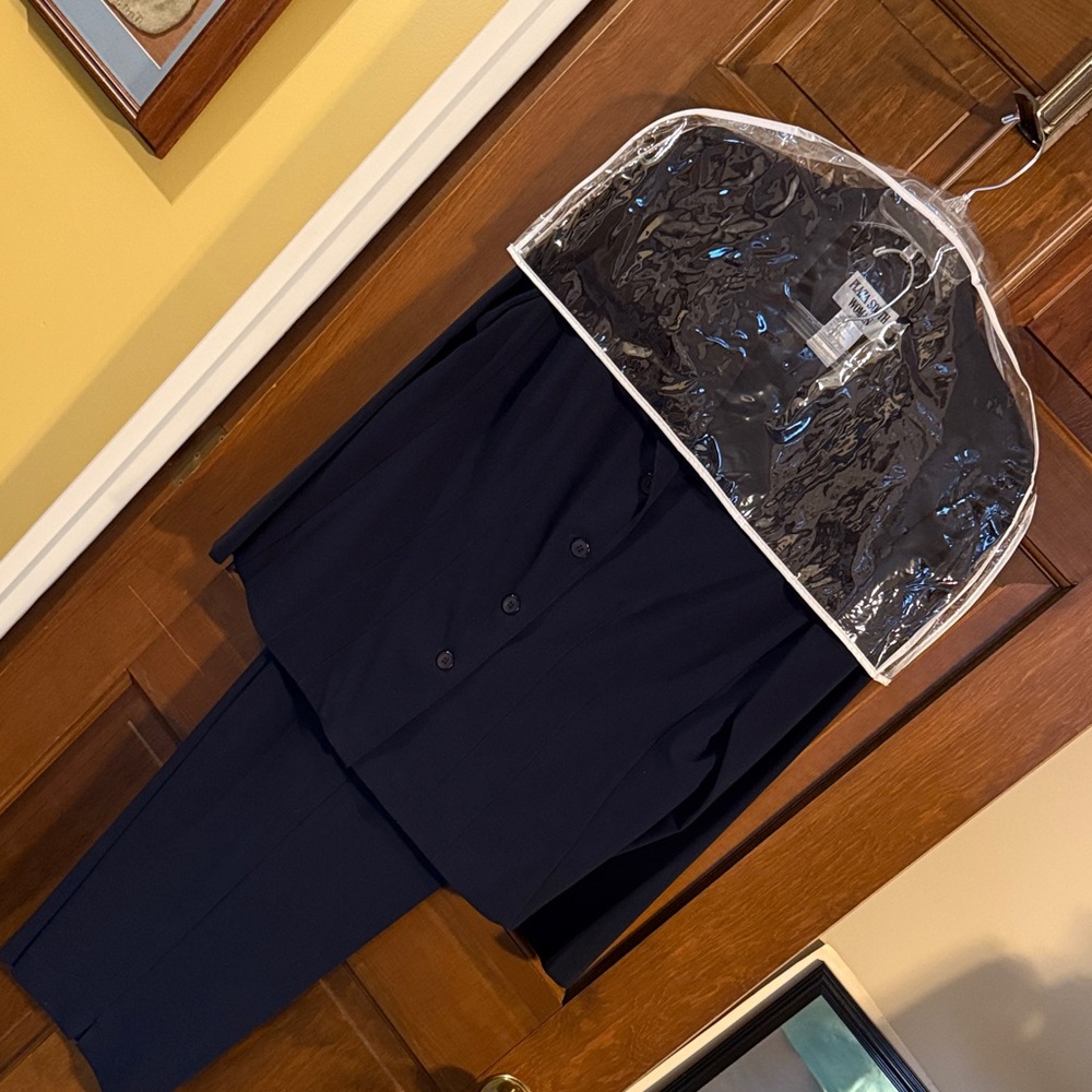 Plaza South Woman Vintage tailored navy button-front blazer & pants pantsuit 18W